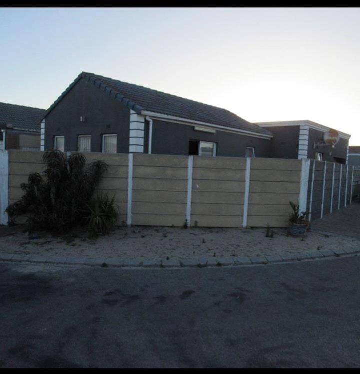 4 Bedroom Property for Sale in Strandfontein Western Cape